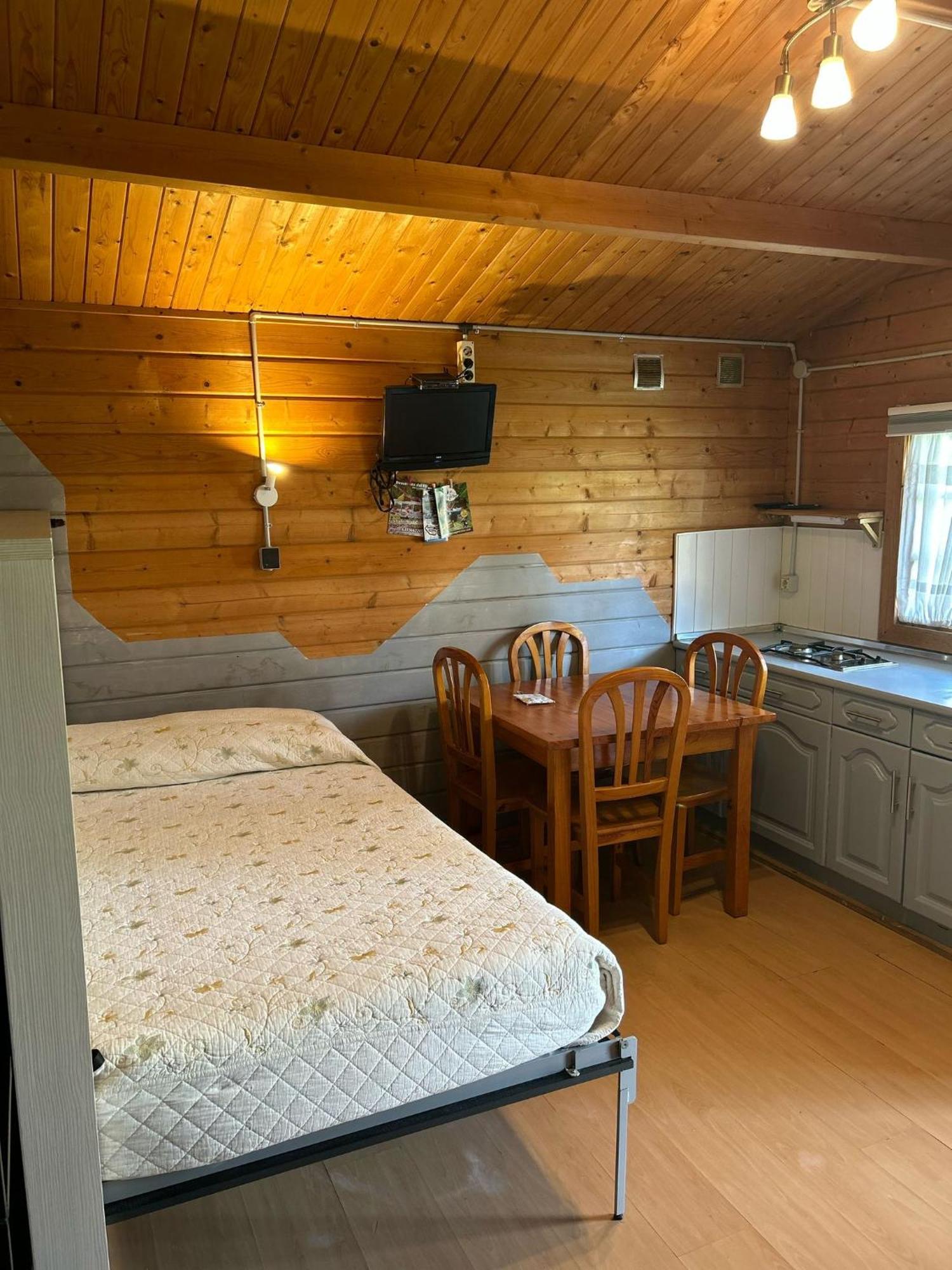 Camping A Grandella El Franco Pokoj fotografie